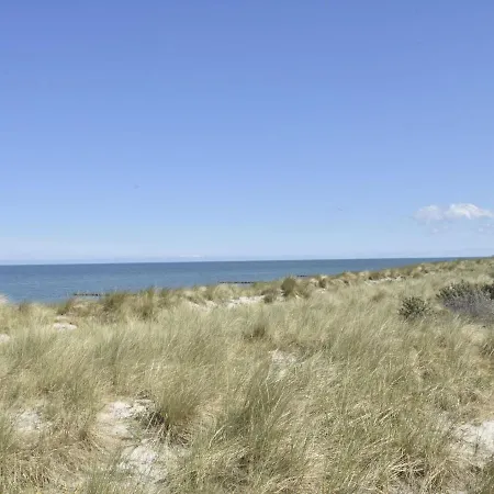 Holiday home Modern Holiday Near Sea In Neuhaus